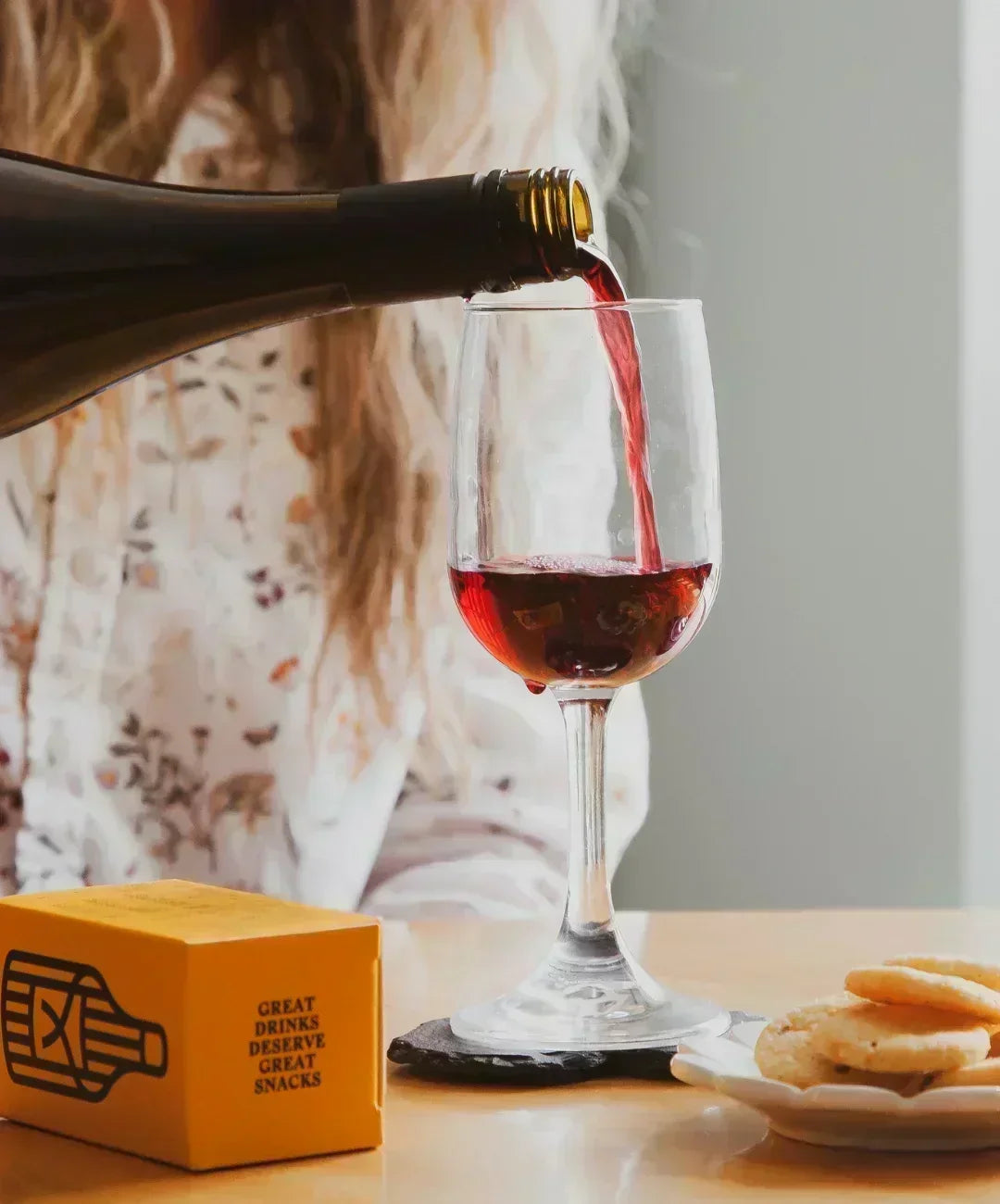 Drinks Biscuits served with red wine